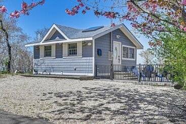 Mökkimajoitus Cozy Baiting Hollow Bungalow: Views, Walk To Beach