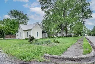 Mökkimajoitus Cozy Carterville Home: 3 Mi To Crab Orchard Lake!