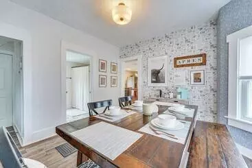 Mökkimajoitus Lovely Ludlow Farmhouse ~ 1 Mi To Town & Slopes!