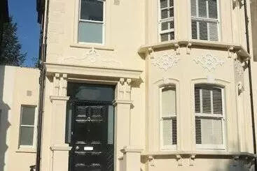 Aamiaismajoitus (B&B) The Art House Hove