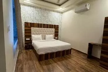 The Carnation Hotel & Resort