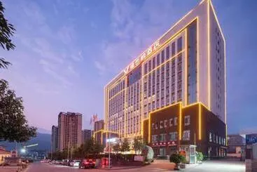 Vienna Hotel Lincang New Asia Pacific Times Square