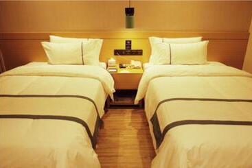 בית מלון כפרי City Comfort Inn Jingdezhen Walking Street Yuyaochang