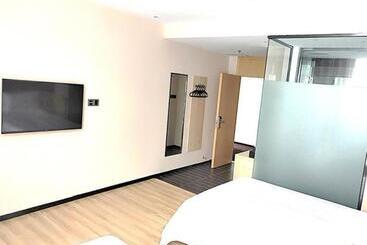 Iu Hotel·yangquan Xinjian Street Tianqiao