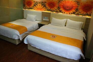 Pai Hotel·chongqing Jiangbei Airport Changfu Road Light Rail Station