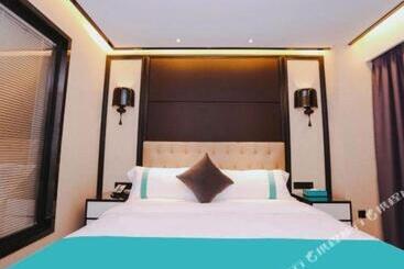 Xana Hotelle·nanchang Bayi Square Metro Station