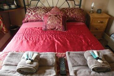 فندق صغير Lower Lode Inn