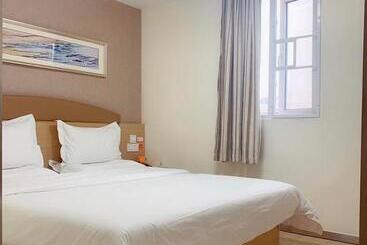 בית מלון כפרי 7days Inn Nanning Qixing Road