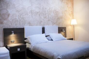 هتل Guesthouse Vittoria Rooms   The Original Since 2015