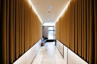 Melter Hotel & Apartments   A Neighborhood