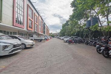 Huoneisto Redliving Apartemen The Suites Metro   Mary Tower E