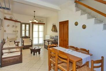 דירות לתיירים To Pithari