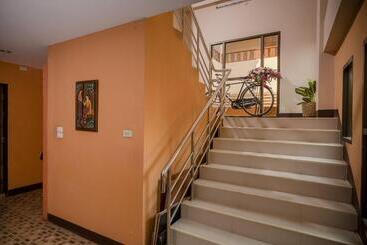 아파트호텔 Banlanna Hotel Lampang