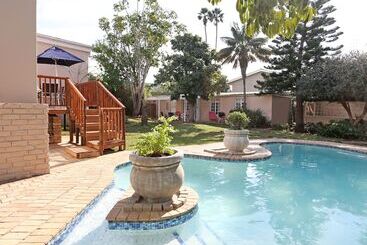 Bed and Breakfast Newington Place