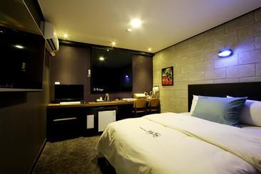 ホテル Dajeon Jungni Page