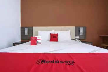Hotel Reddoorz @ Kawi