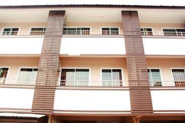 هتل Pornkasem House