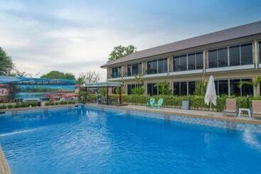 فندق Sky Resort Kanchanaburi