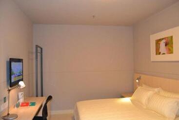 בית מלון כפרי Jinjiang Inn Nanchang Bayi Square Yongshu Road