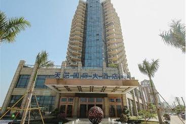 בית מלון כפרי Tianyi Riverside International