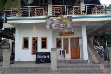 Bajo Sunset Hostel