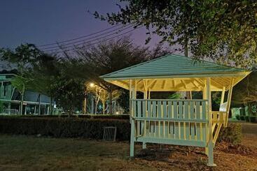 酒店 แกรนด์ ฟอเรสท์ Grand Forest