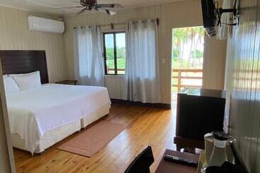فندق Pelican Beach Resort - Dangriga