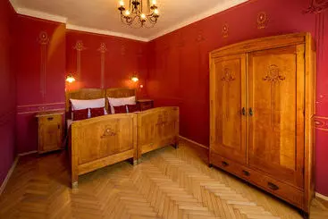 هتل Apartments Kájovská 63