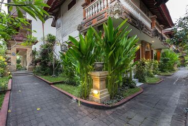 בית מלון כפרי Reddoorz Near Seminyak Beach