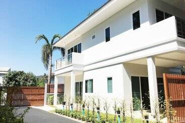 آپارتمانهای توریستها Jai House Phuket