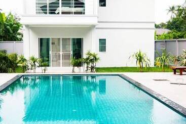 Turistlägenheter Jai House Phuket