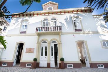 Bed and Breakfast Casa Das Palmeiras Charming House