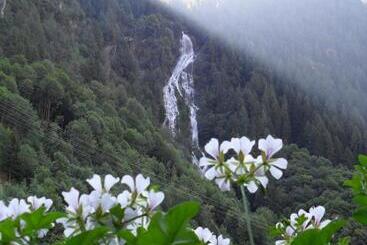 住宿加早餐  Ar Mountains Lodge Villachiara