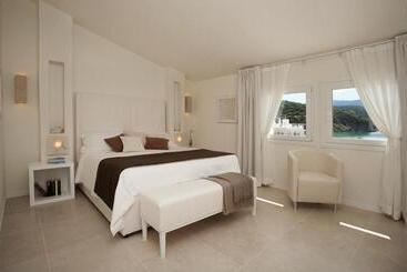 منتجع Baia Bianca Suites