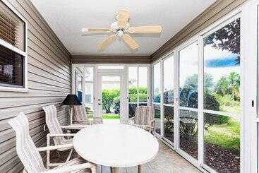 茅舍 Georgetown Centrally Located 3/2 Designer Home