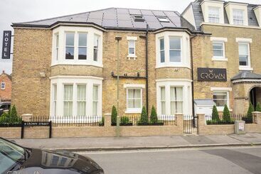 هتل Crown