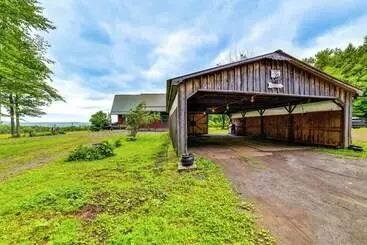 Mökkimajoitus Secluded Oxford Cabin On 75 Acres: Sunset Views!