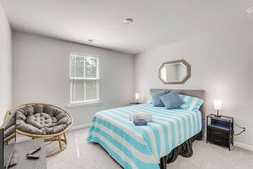 Kır Evi Patio & Backyard: Spacious Home In Moncks Corner