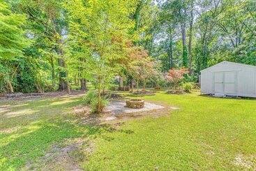 Mökkimajoitus Whiteville Home W/ Fire Pit Near Lake Waccamaw!