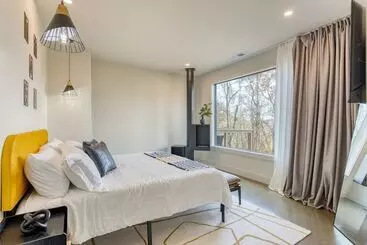 Mökkimajoitus Dark Horse By Avantstay Hot Tub, Balcony, Views