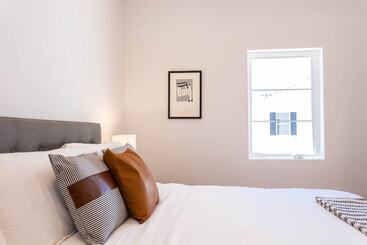 بيت ريفى Ince By Avantstay 100 Meters To Amazon Studios