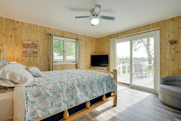 بيت ريفى Lakefront Home In Hartford: Hot Tub, Kayaks & Dock