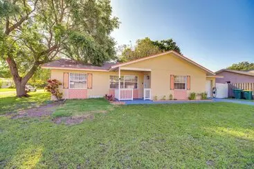 Gîte Rural 7 Mi To Satellite Beach: Melbourne Home W/ Yard
