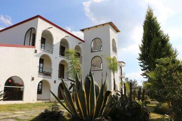 Hotel Xiadani Restaurante, Temazcal & Spa