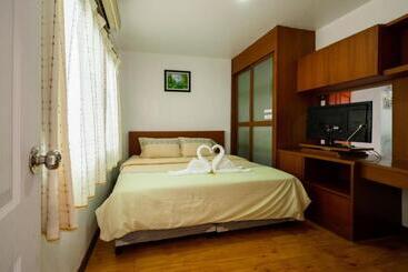 Отель ชญาดา การ์เด้นเฮาส์ & รีสอร์ท