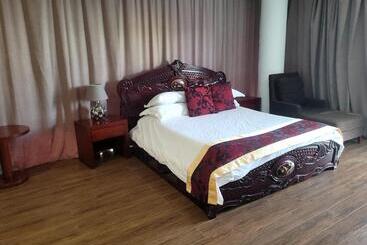 هتل آپارتمان King S Ocean & City View Suites