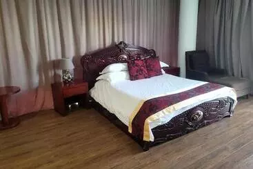 هتل آپارتمان King S Ocean & City View Suites