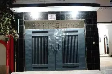 تختخواب و صبحانه Serenity Lodge Guest House