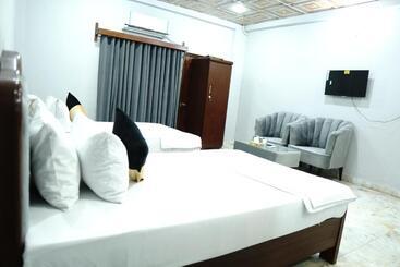 تختخواب و صبحانه Serenity Lodge Guest House