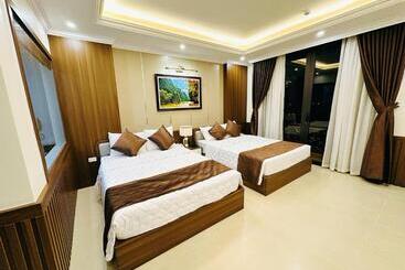 Hotel Khách Sạn đông A